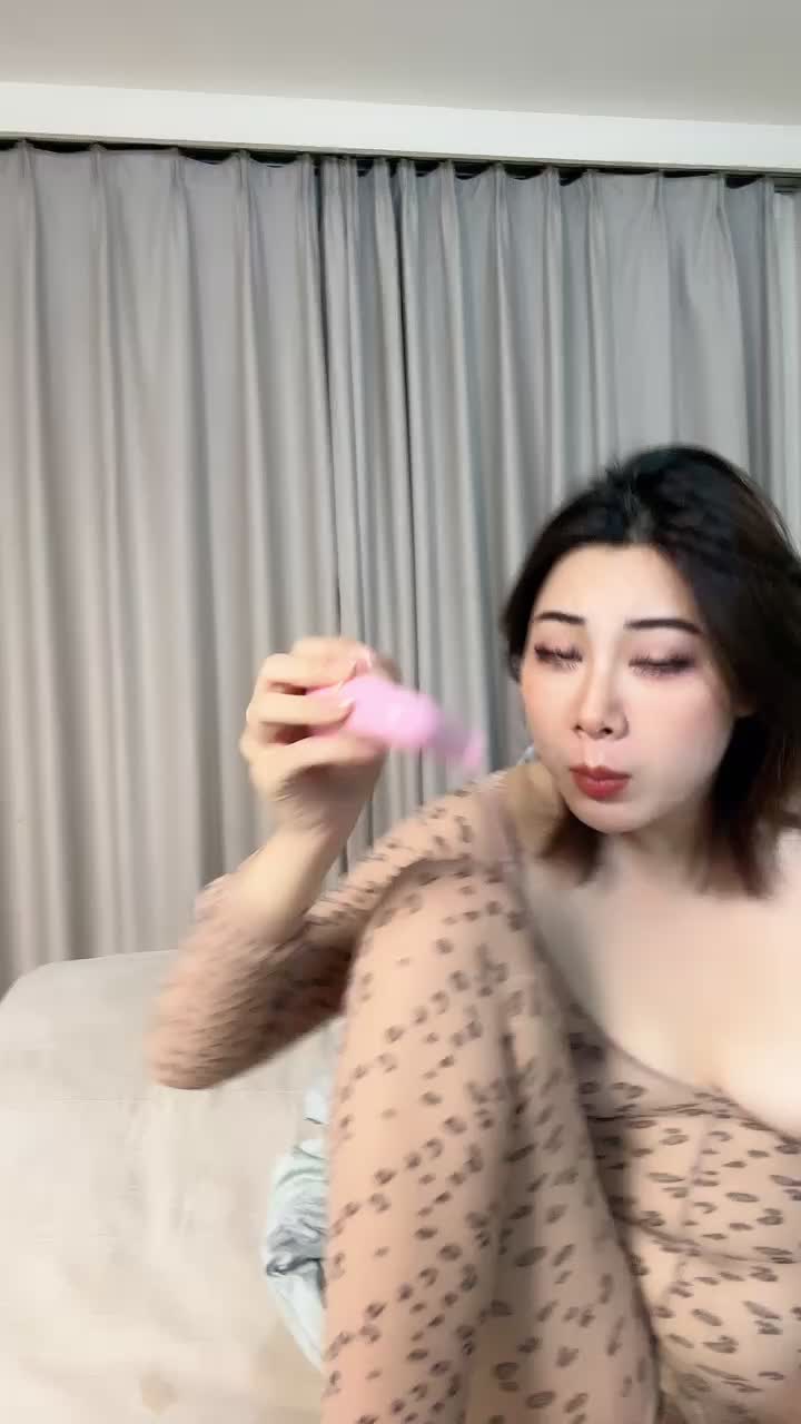 二零二四十一月二十二_凝凝妈 海报