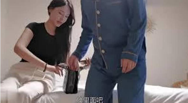 漂亮大奶小姐姐逼逼怎么好多气这很正常阿被小哥多姿势输出奶子哗哗娇喘连连 海报
