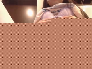 两个高颜值气质大学美女酒店直播赚外快时担心声音太大门外 海报