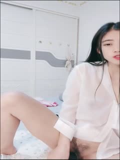 颜值美女性感渔网袜皮肤白褶 海报