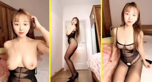 丝袜高跟露脸蜜桃允儿很带劲的小少妇，制服情趣诱惑，淫声荡语互动撩骚听指挥，火辣激情艳舞，道具抽插高潮 海报