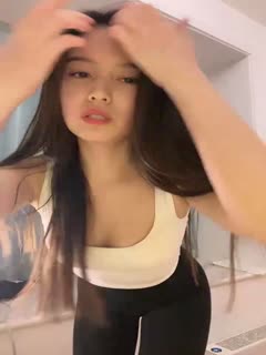 全程露脸情趣内衣丁字裤诱惑，揉奶玩逼特写展示 海报