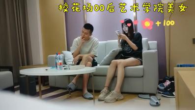 牛屌探花出品172cm极品长腿尤物 白皙美腿模特甜美侍奉 海报