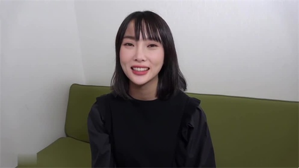 AI-李小璐-女星下海拍摄无码A片粉色小穴注满男人精华上 海报