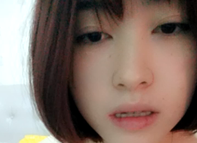 清纯邻家女孩一件件褪下情趣内衣，自摸粉嫩小穴诱惑无限！ 海报