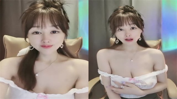 爆乳若隐若现呼之欲出，这诱惑爽到骨子里！ 海报