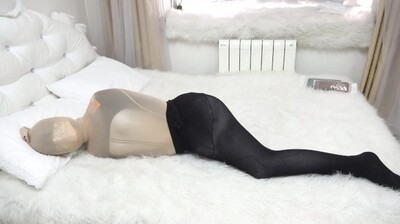 全包蚕茧式紧缚调教，体验极致包裹下的羞耻高潮 海报