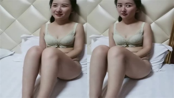 饥渴巨乳骚货轮番上阵伺候，狼友狂插猛干高潮不断 海报