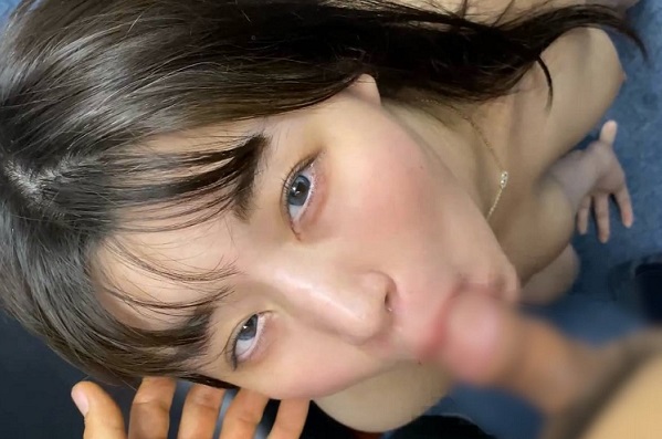 FC2PPV 4493895 【顔出し＆レビュー特典有２本詰め】面接に来た２０歳の女子〇生に本番講習＆再講習の２本ハメ撮り中出し 海报